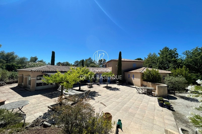 1 - venta propiedad saint-maximin-la-sainte-baume var francia