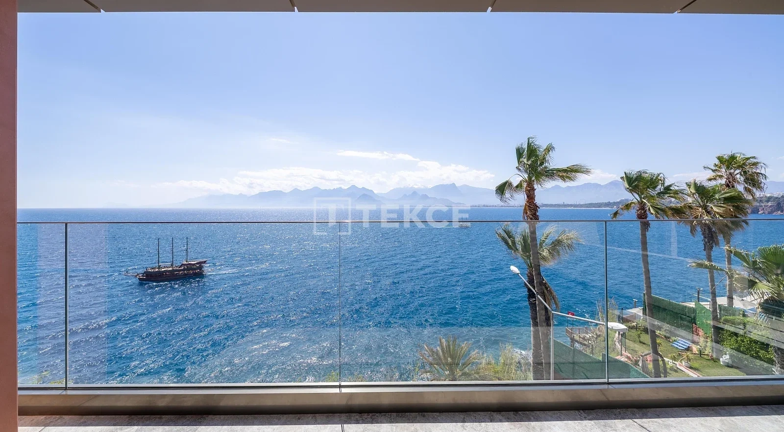 Apartamento vista de mar com 3 quartos