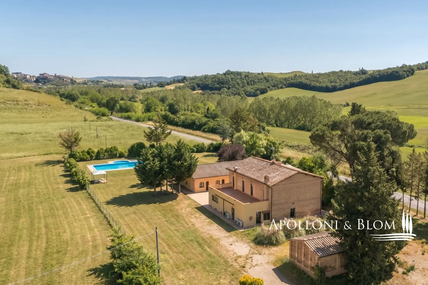 2 - vendita proprietà san giovanni d'asso toscana italia