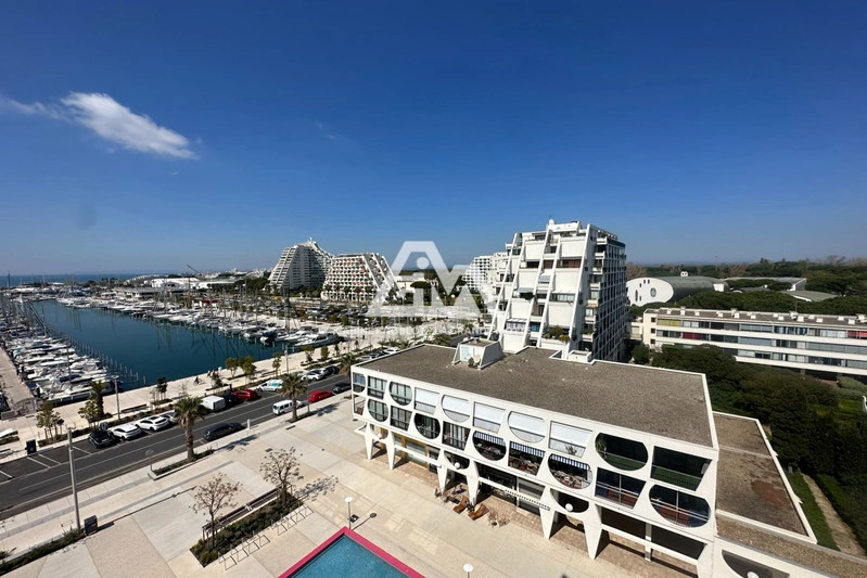 Apartamento vista de mar com terraco