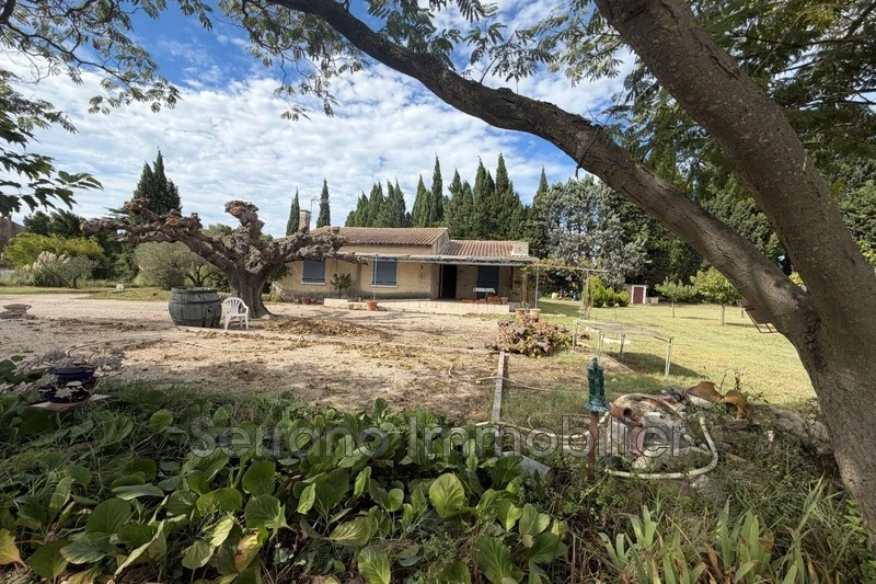 2 - venda casa maillane bouches-du-rhône frança