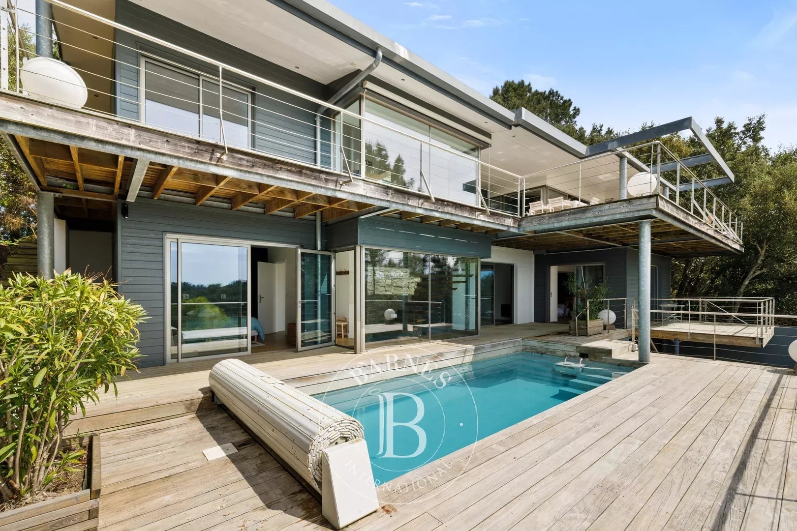 FOREST - CONTEMPORARY VILLA ON SEIGNOSSE GOLF COURSE WITH UNOBSTRUCTED PINE FOREST VIEWS