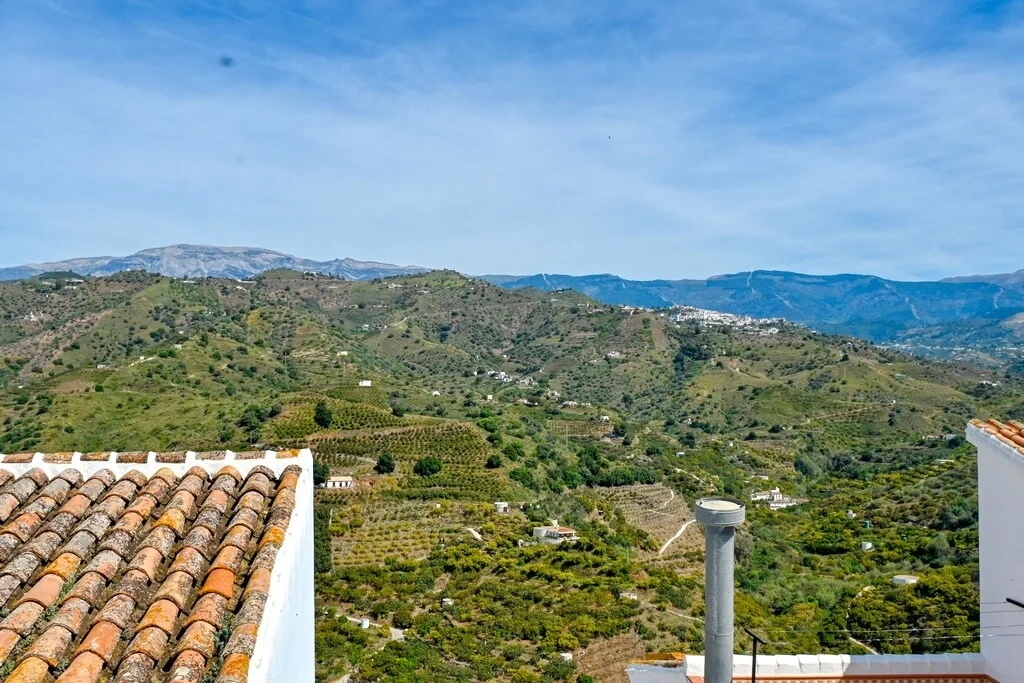 2 - venta casa sayalonga andalucía españa