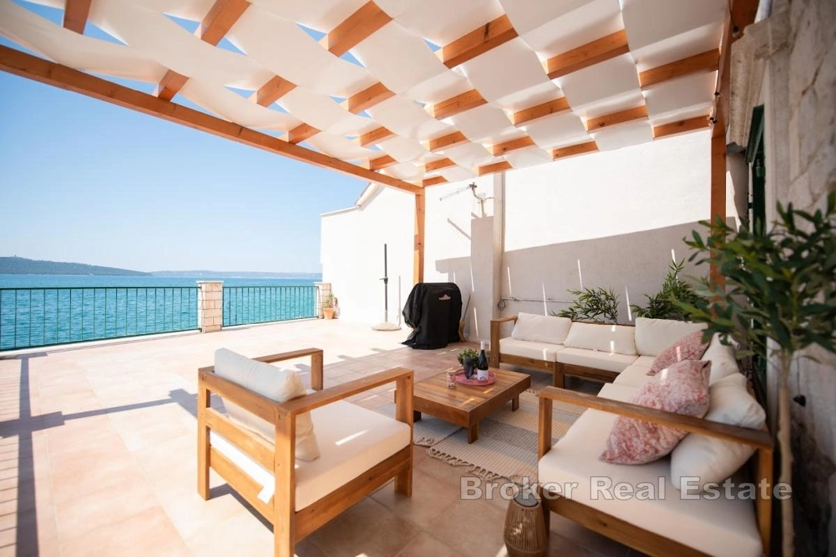 2 - venda casa frente ao mar kaštela split-dalmácia croácia