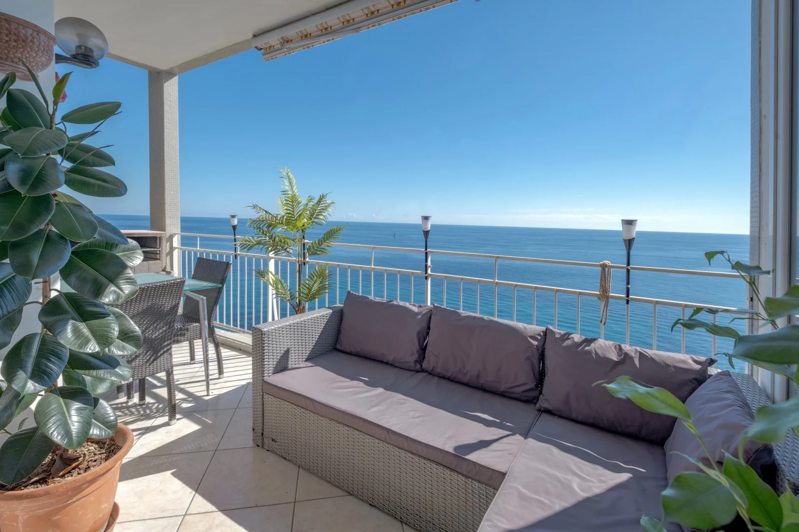 1 - venda apartamento frente ao mar sanremo liguria itália