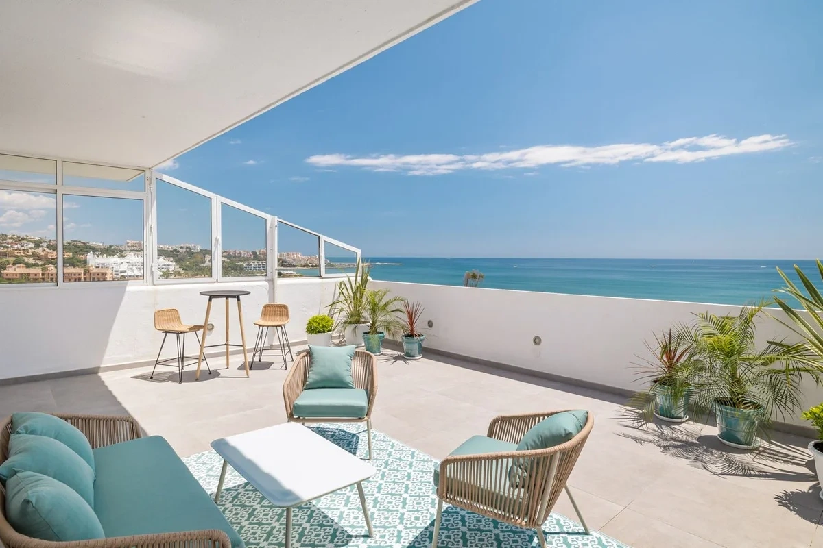 1 - vente appartement pieds dans l'eau estepona - costa del sol andalousie espagne