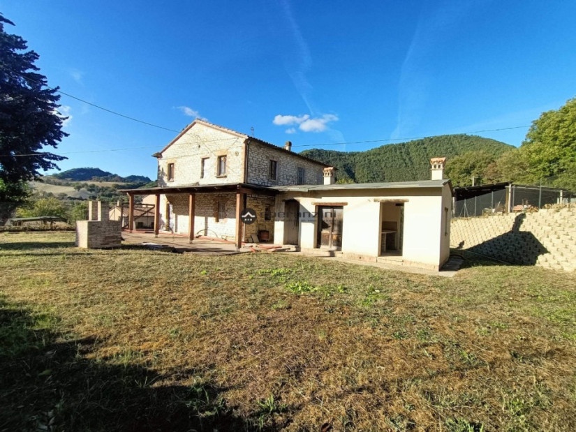2 - venda casa fossombrone marcas itália
