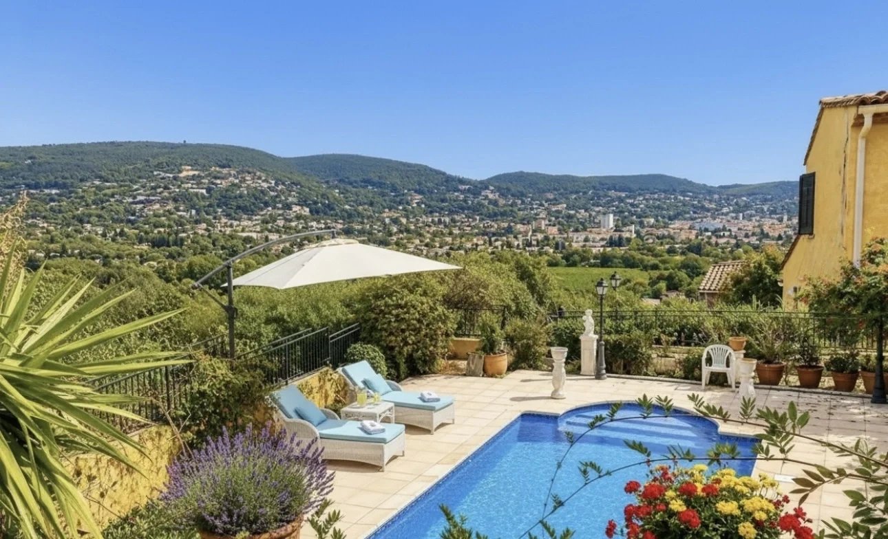 Casa com piscina
