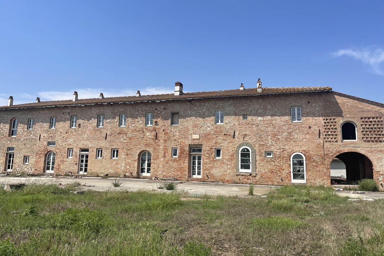 1 - estate for sale in calcinaia tuscany italy