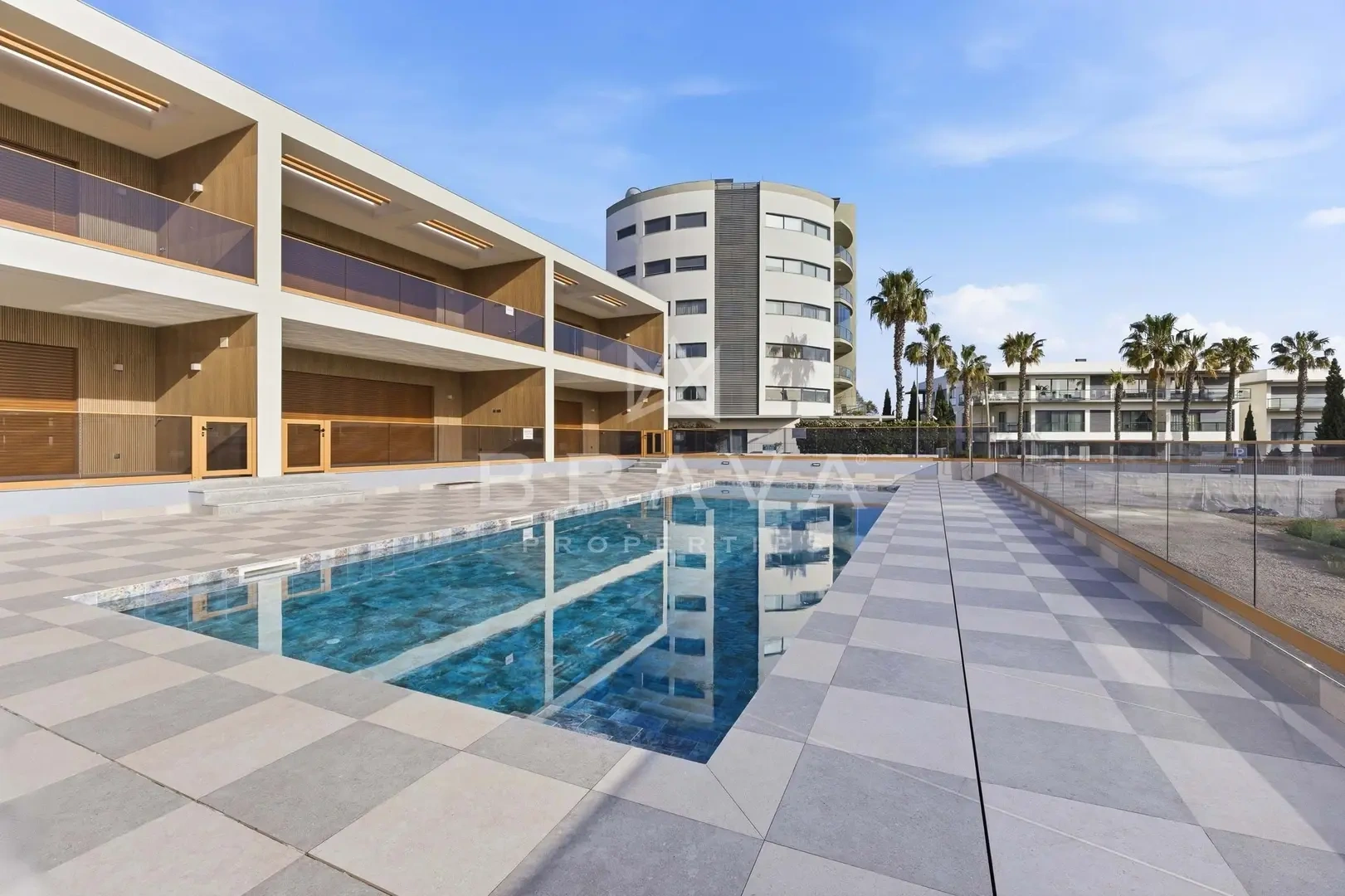 2 bedroom sea view apartment with swimming pool
