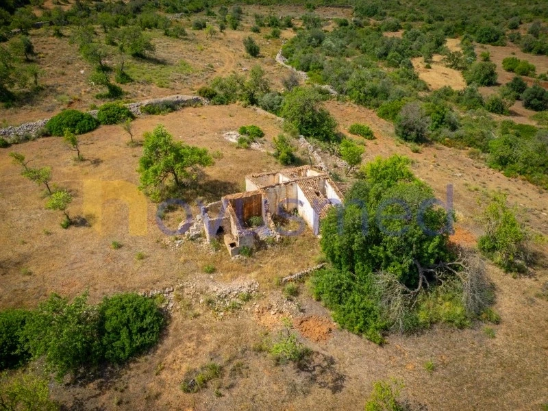 2 - estate for sale in fontainhas algarve portugal
