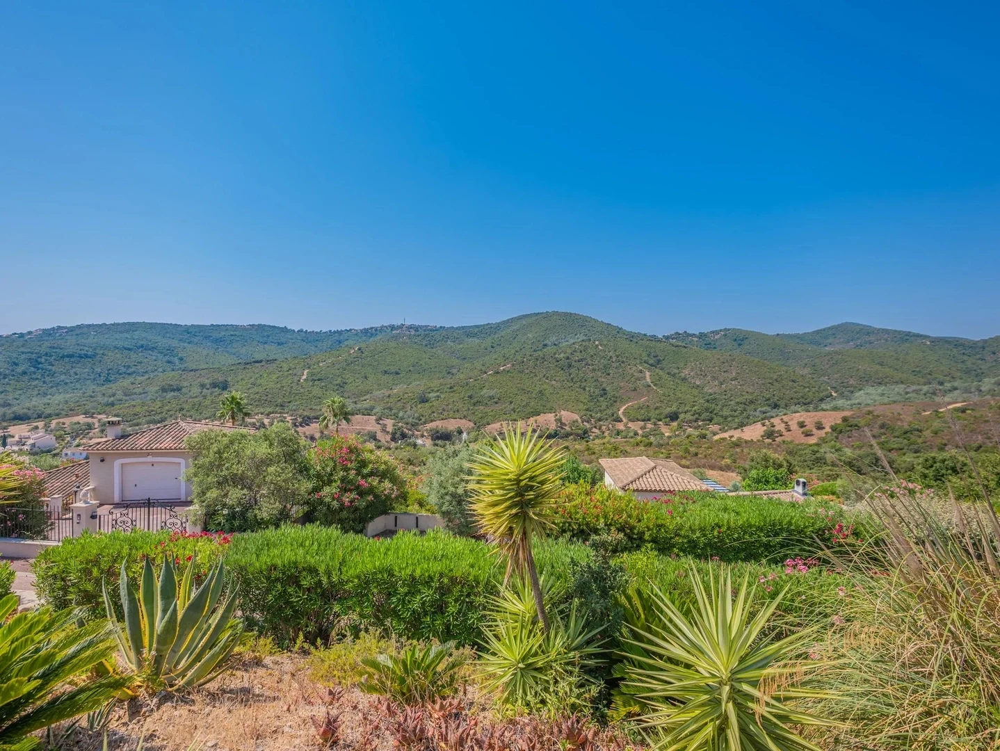 2 - vente maison vue mer les issambres var france