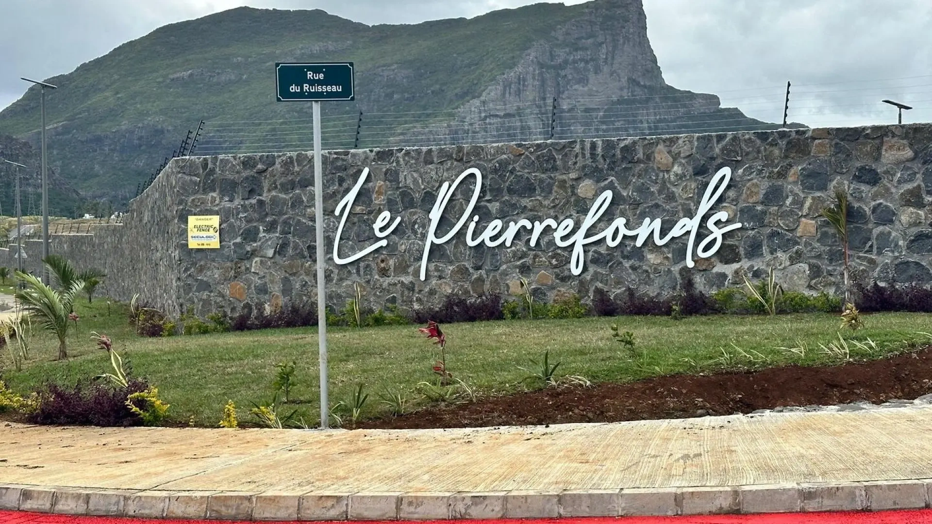 1 - plot of land for sale in quatre bornes plaines wilheims mauritius