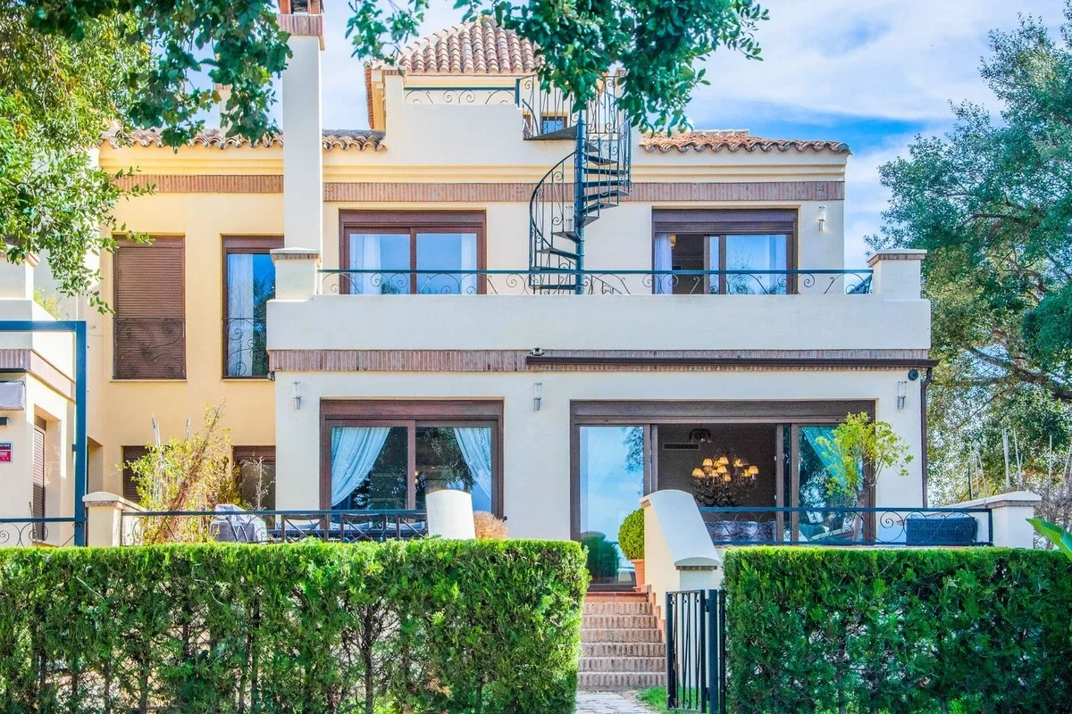 2 - venta casa ojen andalucía españa