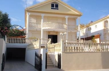 1 - vente villa pieds dans l'eau limassol limassol chypre