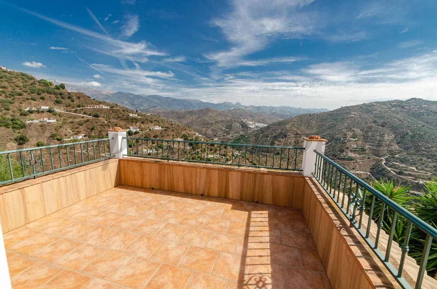 2 - venta casa arenas de velez andalucía españa