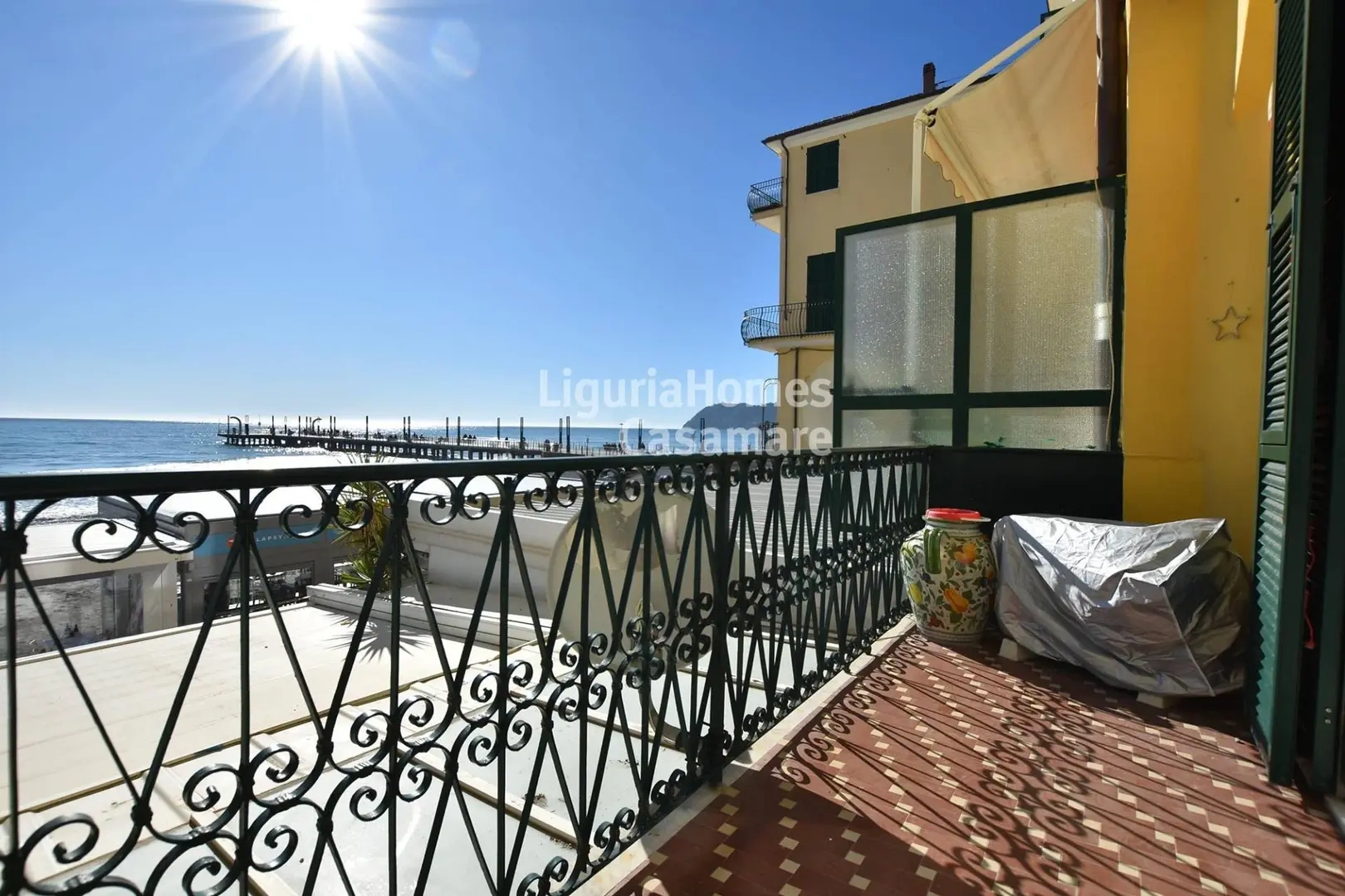 2 - vente appartement pieds dans l'eau alassio ligurie italie