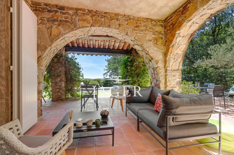 2 - verkoop huis uitzicht op zee grimaud var frankrijk