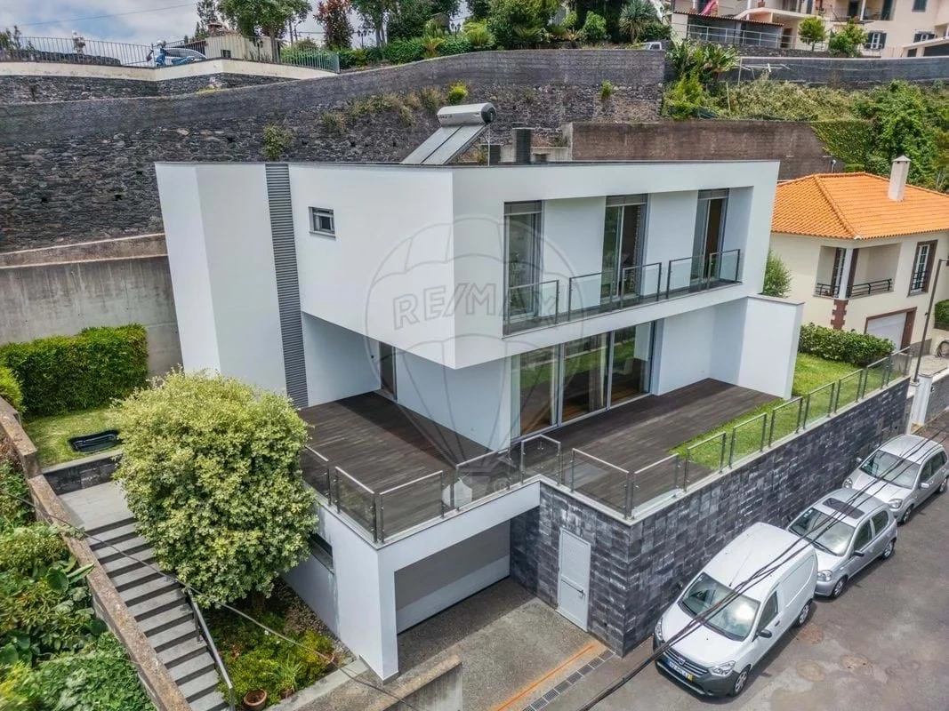 1 - verkoop huis uitzicht op zee funchal madeira portugal