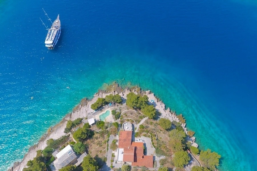 1 - vente villa pieds dans l'eau brač split-dalmatie croatie