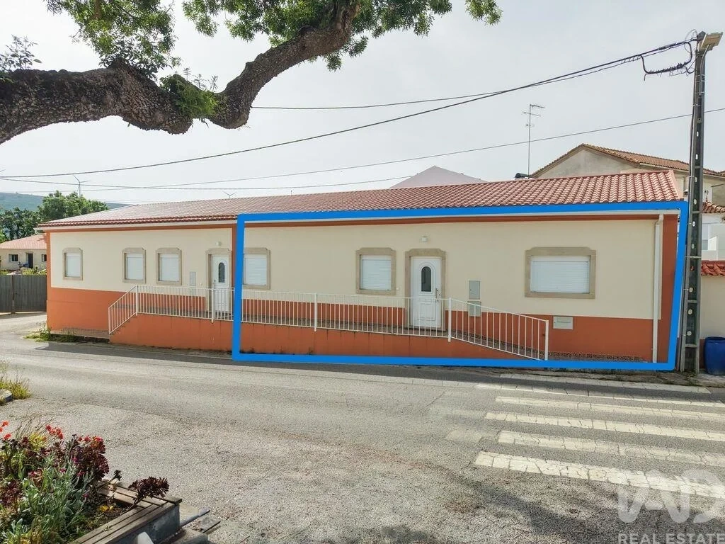 2 - house for sale in benedita centro region portugal