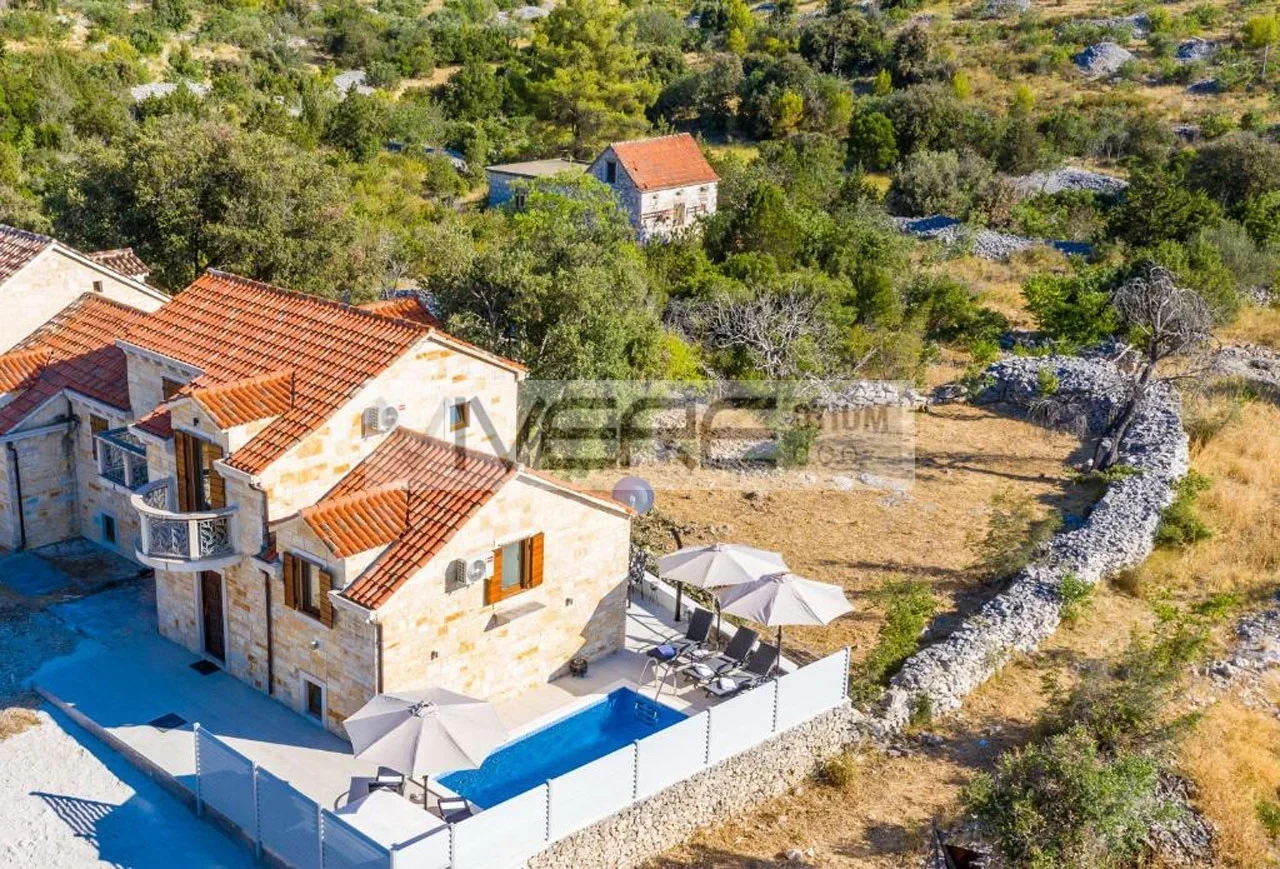 2 - venta propiedad brač split-dalmacia croacia