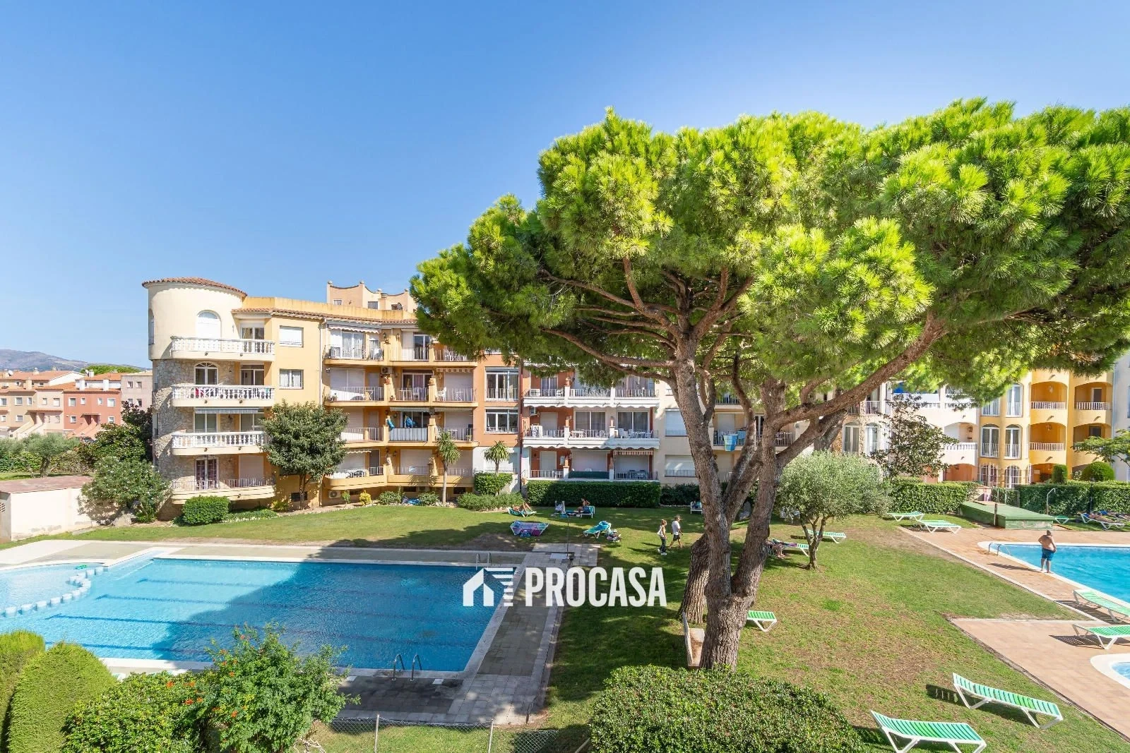 1 - verkoop appartement strand to voet empuriabrava catalonia spanje