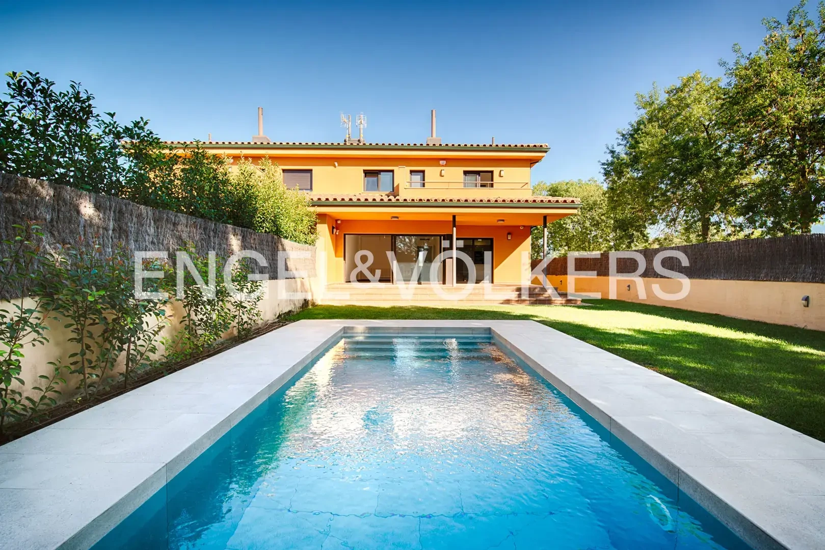 1 - venta casa avinyonet de puigventos cataluña españa