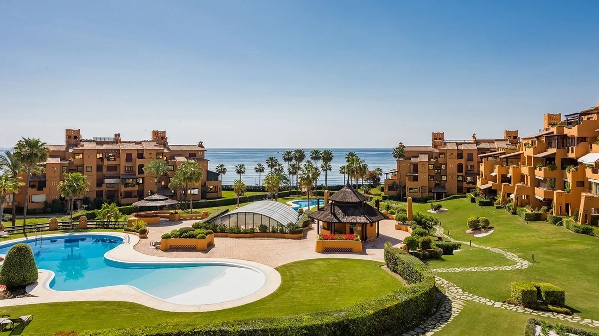 1 - verkoop appartement aan het water estepona - costa del sol andalusië spanje