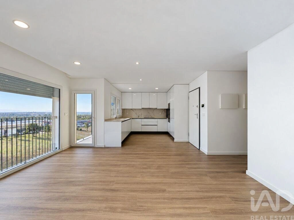 2 - apartment for sale in corroios lisbon region portugal