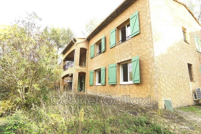 Haus mit Terrasse