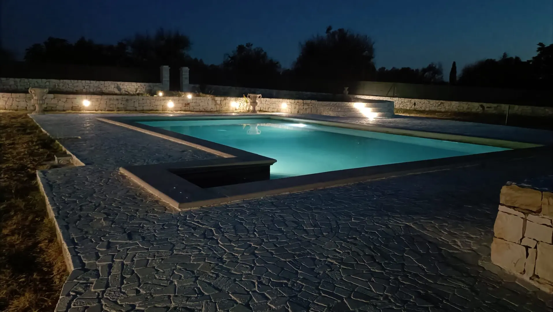 Casas y apartamentos en venta - Apulia | Meretdemeures.com, image size:1915x1080