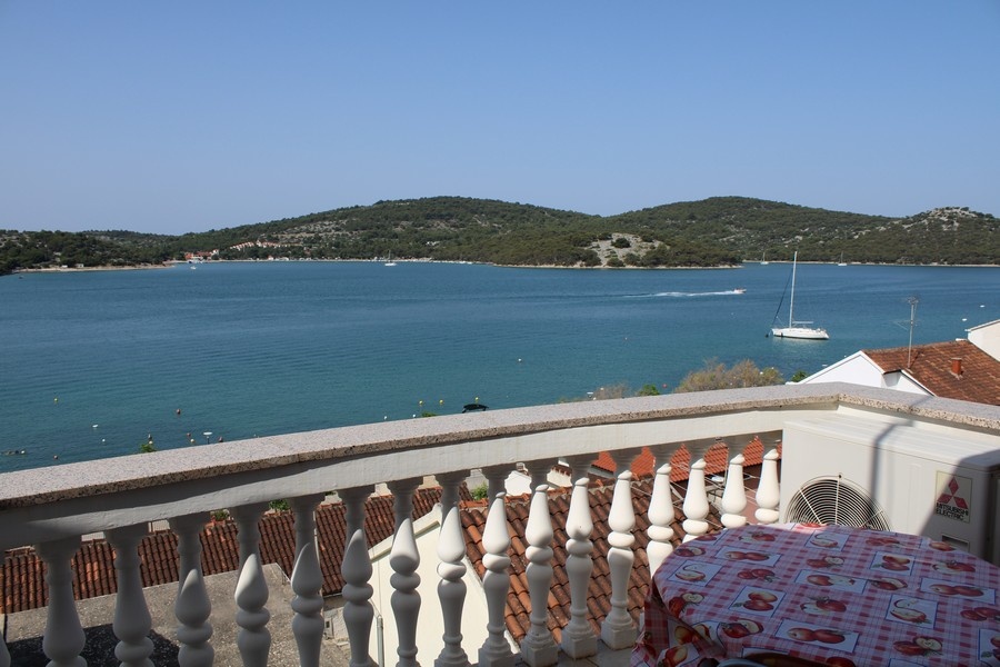 1 - vendita stabile vista mare tisno sebenico-knin croazia