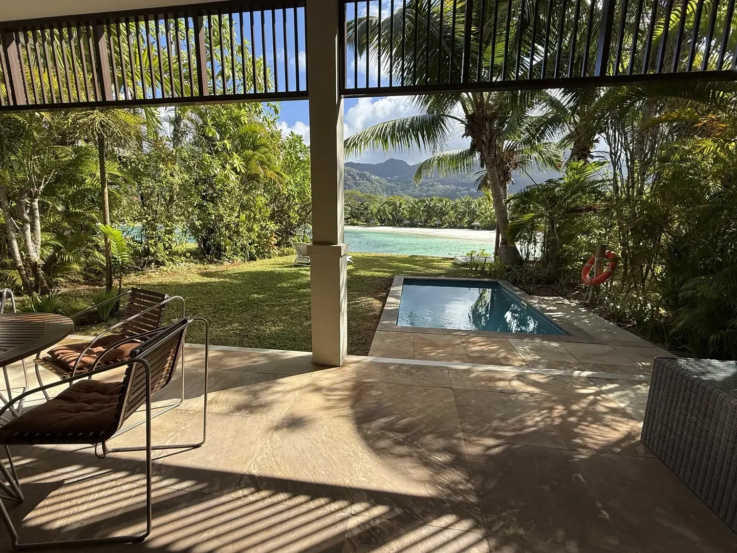 2 - vente maison pieds dans l'eau eden island mahé seychelles
