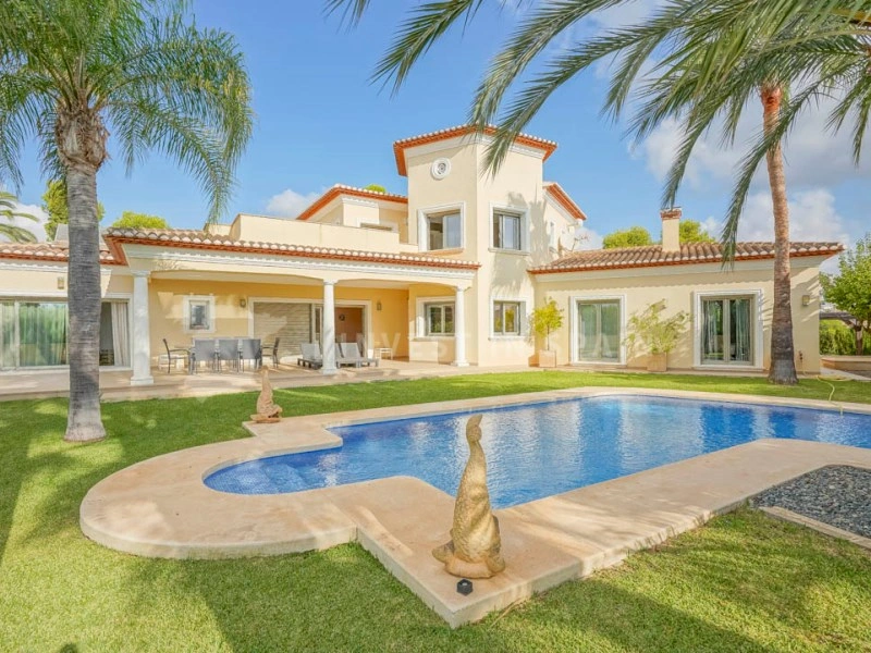 Casa con piscina
