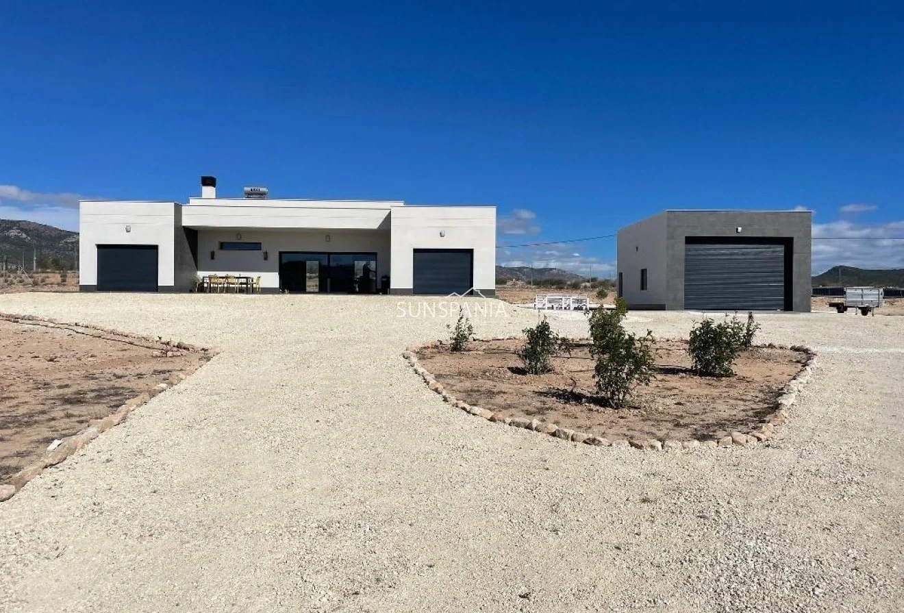2 - verkoop huis pinoso valencian community spanje