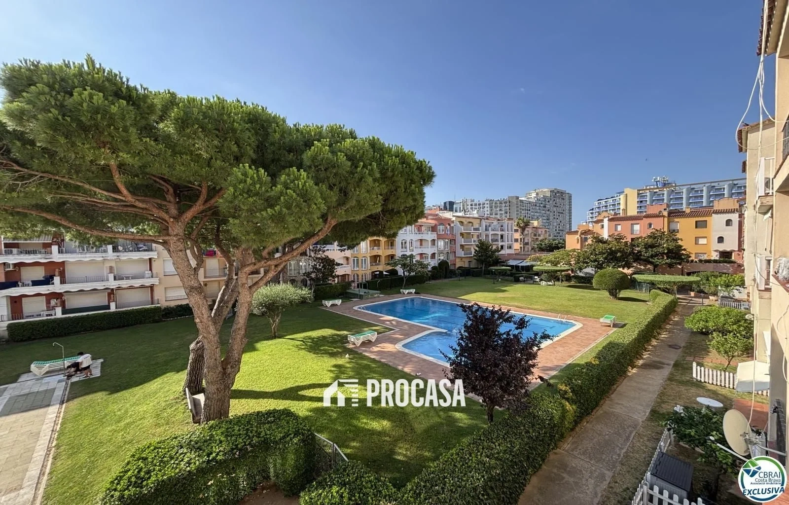 2 - verkoop appartement strand to voet empuriabrava catalonia spanje