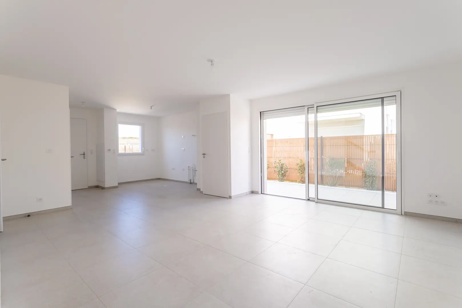 2 - vente appartement sauvian hérault france