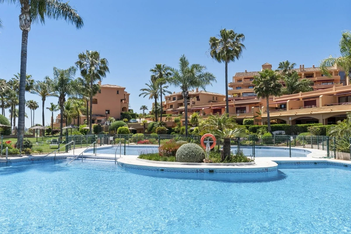 2 - vente appartement pieds dans l'eau estepona - costa del sol andalousie espagne