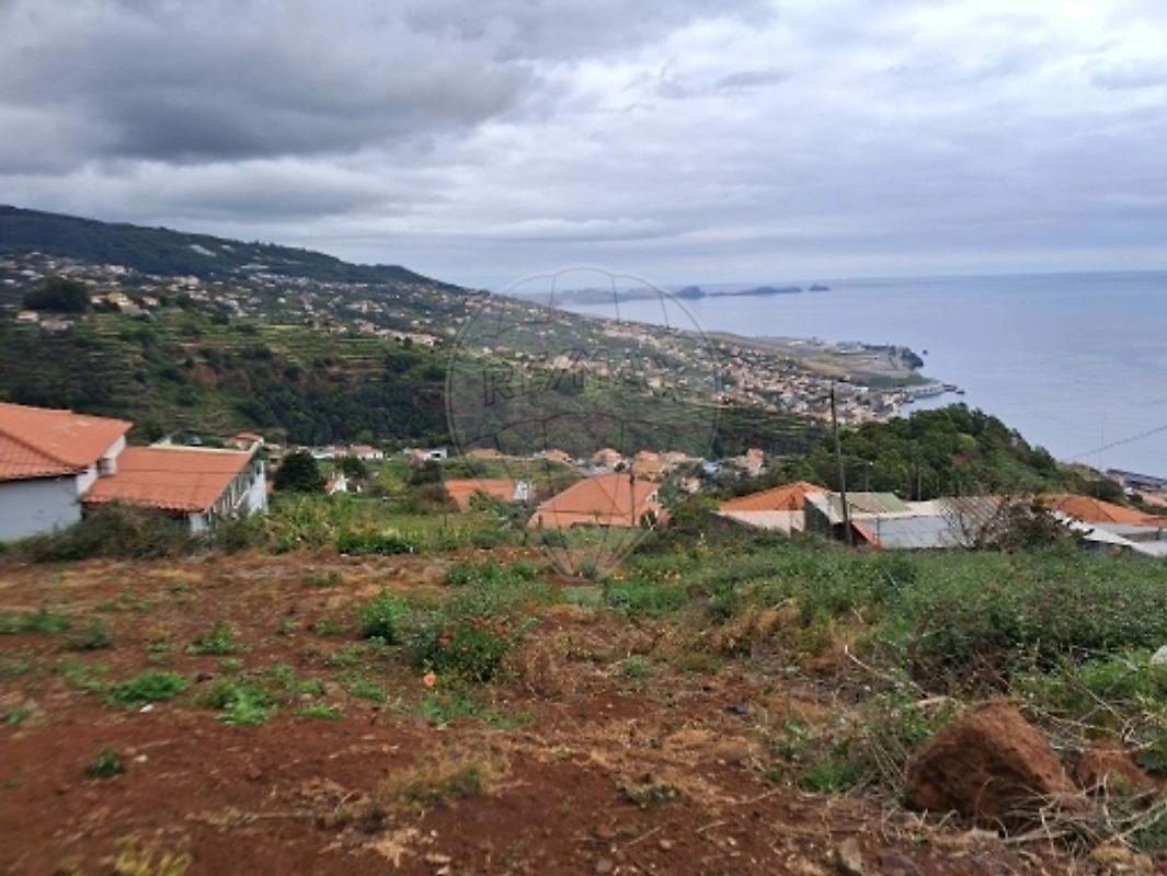 1 - verkoop terrein uitzicht op zee santa cruz madeira portugal