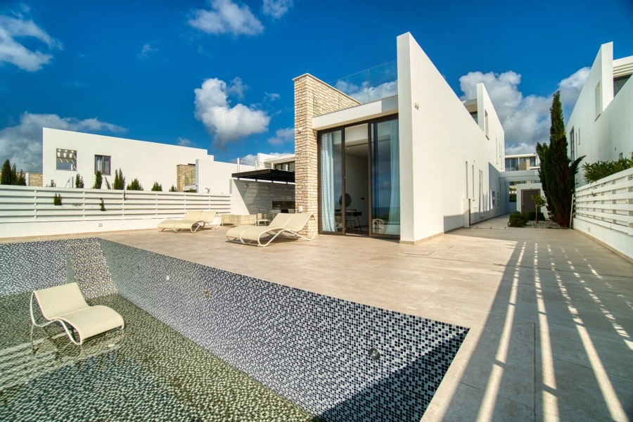 2 - venta villa frente al mar paphos pafos chipre