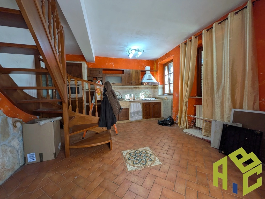 2 - vendita casa santa luce toscana italia