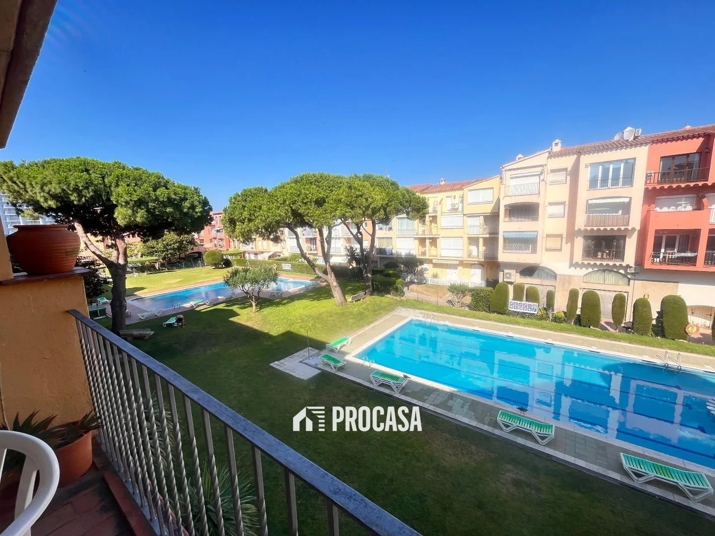 1 - verkoop appartement strand to voet empuriabrava catalonia spanje
