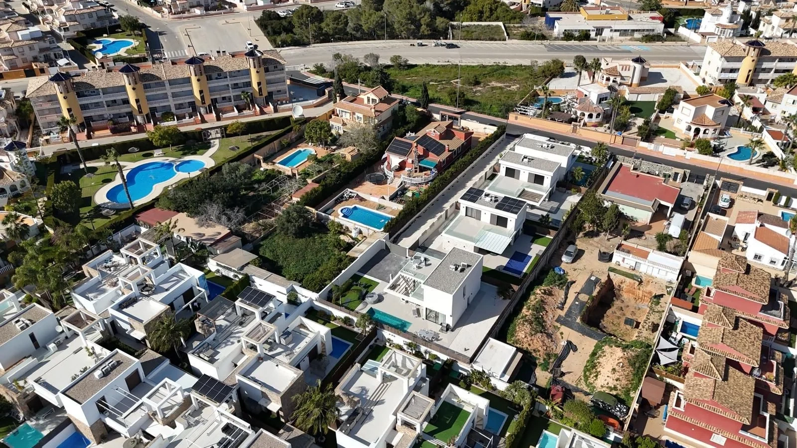 Terrain de 1 456 m²