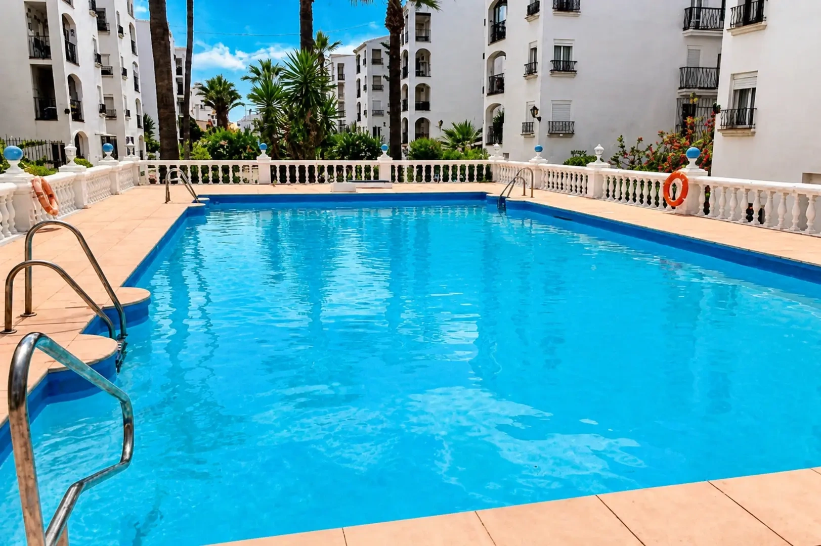 2 - venta apartamento frente al mar manilva andalucía españa