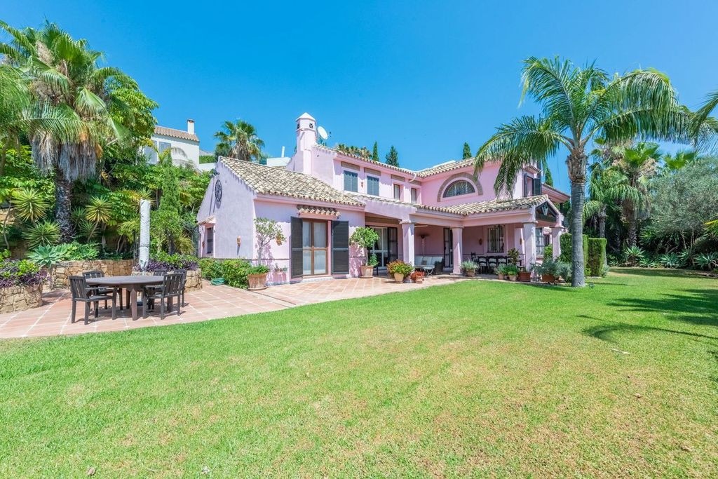 Casa vista al mar con piscina