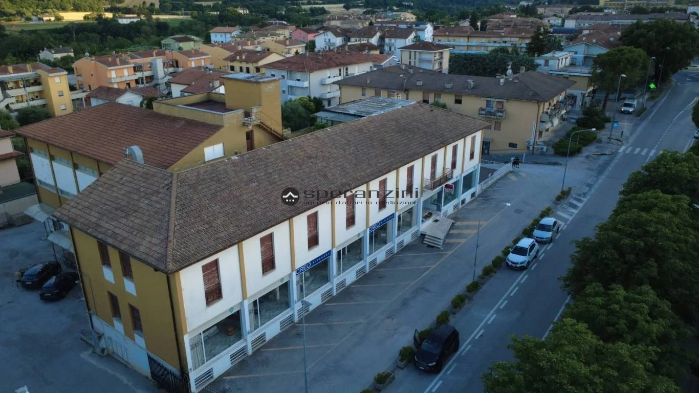 1 - venta comercio fossombrone marcas italia