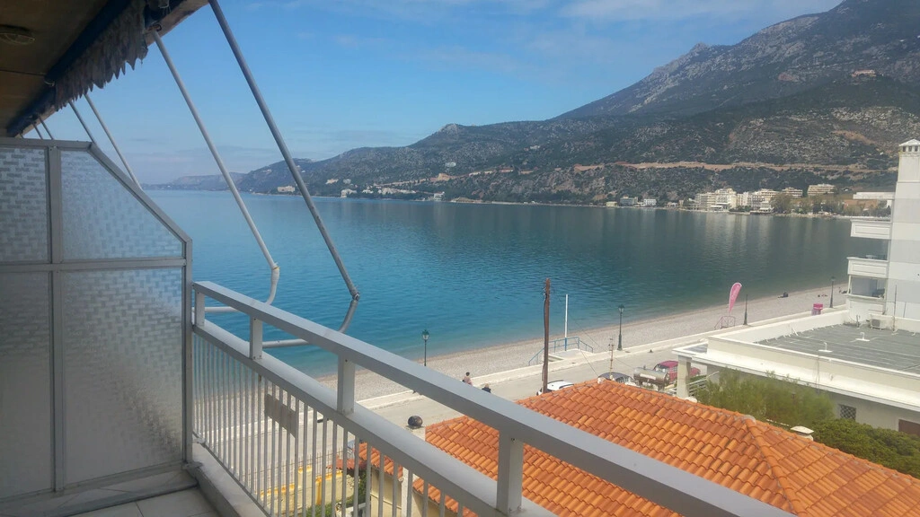 1 bedroom waterfront apartment