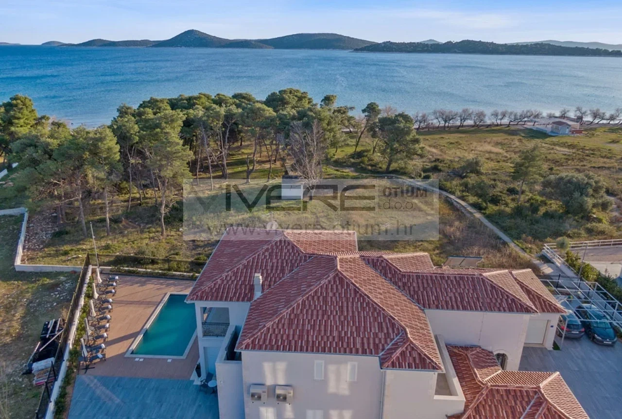 2 - venta casa frente al mar vodice šibenik-knin croacia