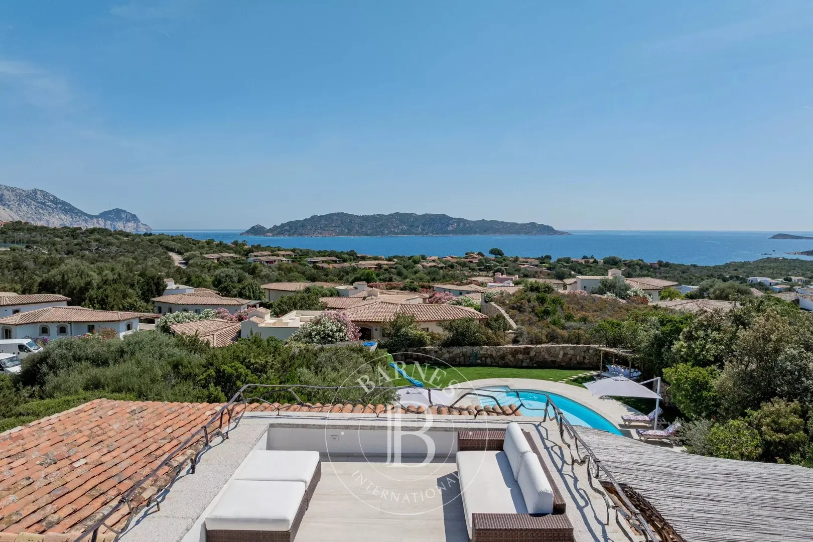 2 - venta casa vista al mar san teodoro cerdeña italia